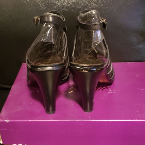 Fergie heels - Picture 4 of 5